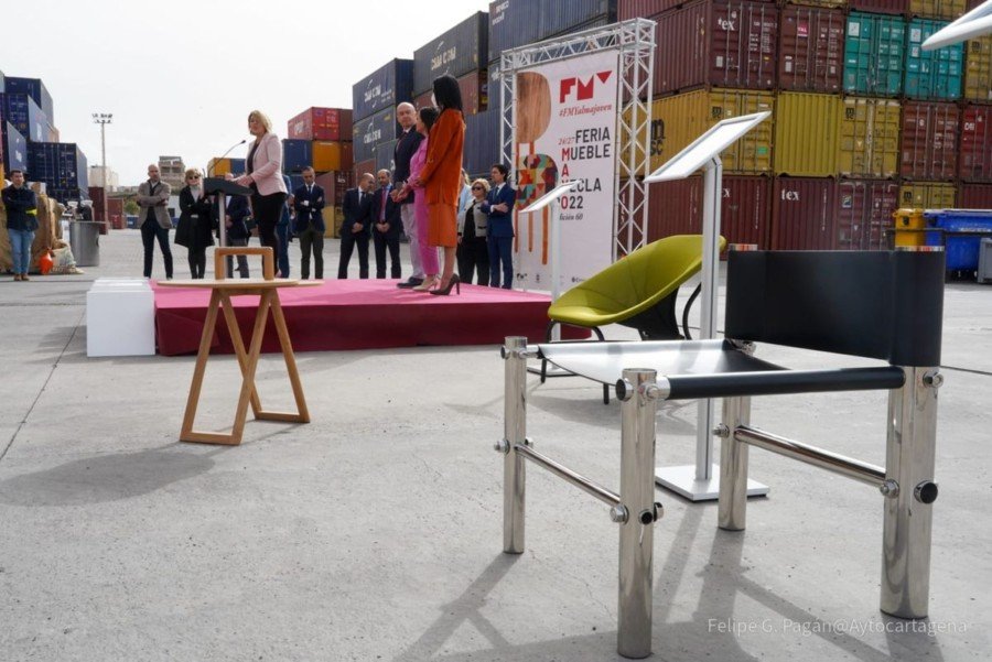La Feria del Mueble de Yecla se presenta en el Puerto de Cartagena, desde donde quiere establecer nuevas vías para la exportación La Feria del Mueble de Yecla se presenta en el Puerto de Cartagena, desde donde quiere establecer nuevas vías para la exportación