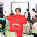 Alumnos del CEIP Miguel de Cervantes de La Aljorra disfrutan de una jornada de fútbol sala con la visita del Jimbee