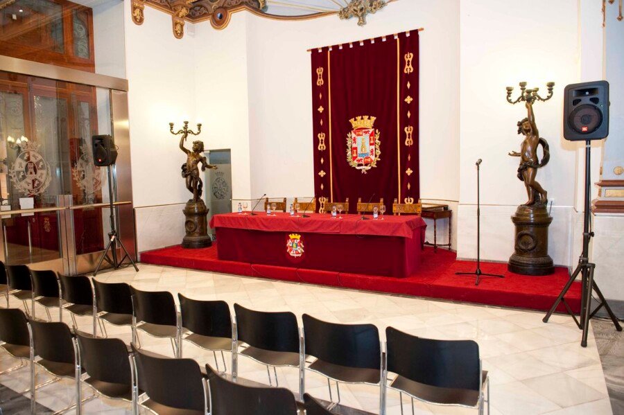 El Ayuntamiento agradece los servicios prestados a los empleados públicos  jubilados en el último año 