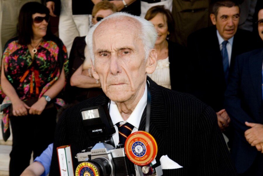 La figura de Ramón García y su cámara protagonizan el vídeo del mes del Archivo Municipal