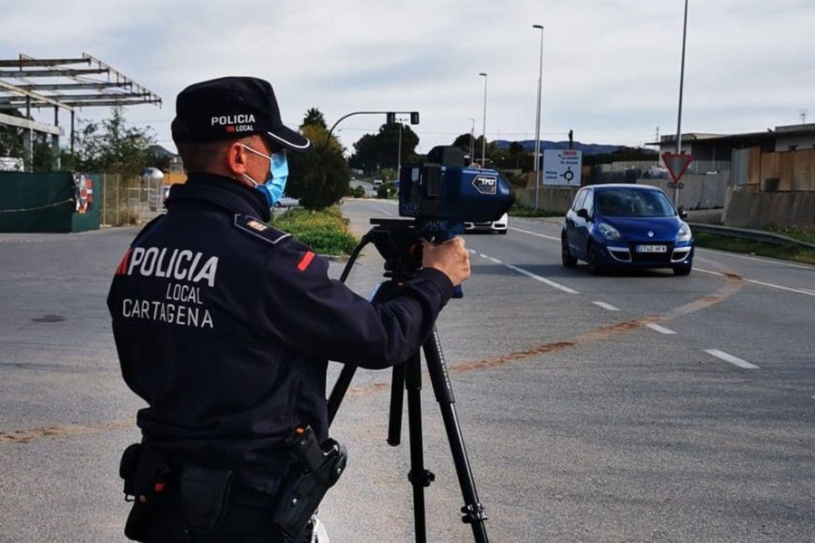 Casi la mitad de los vehículos controlados por Policía Local excedía la velocidad máxima permitida Casi la mitad de los vehículos controlados por Policía Local excedía la velocidad máxima permitida