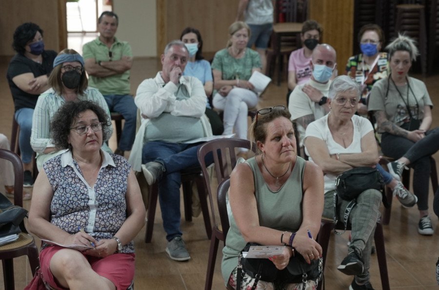 Asociaciones de mujeres y vecinos del Ensanche y Sauces participan en la reunión de la Agenda Urbana