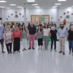 Las ganadoras del concurso de fotografía del IES Santa Lucía reciben sus premios