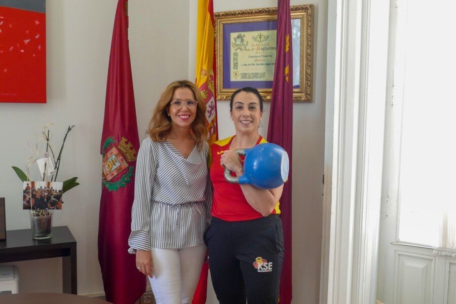 La vicealcaldesa recibe a Esther Mora, campeona mundial de Kettlebell La vicealcaldesa recibe a Esther Mora, campeona mundial de Kettlebell