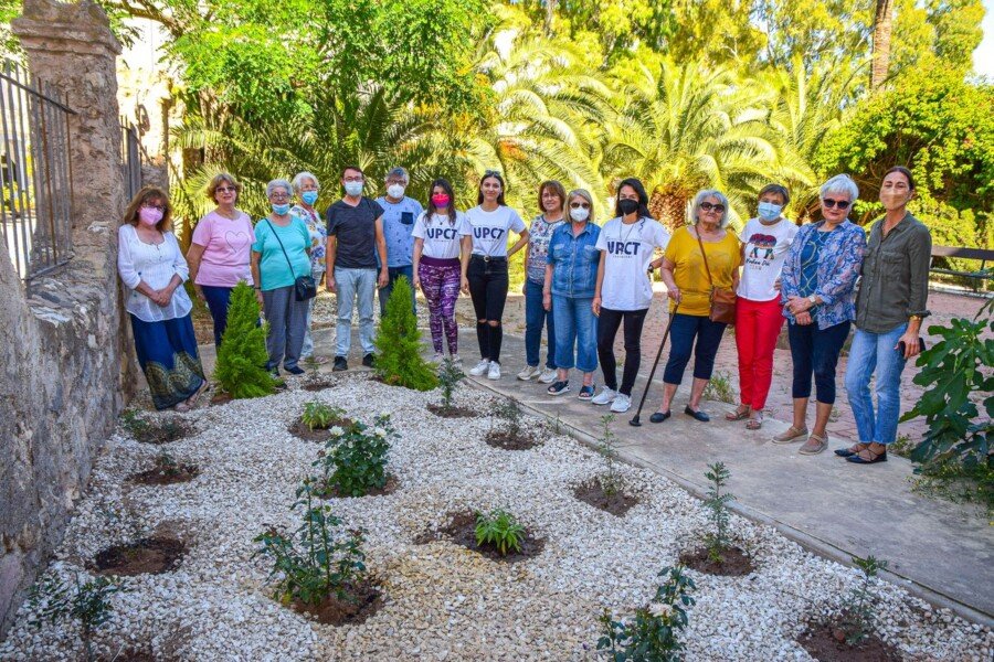 Mayores y jóvenes celebran el Día del Medio Ambiente con la plantación de especies autóctonas en el Jardín de la Milagrosa Mayores y jóvenes celebran el Día del Medio Ambiente con la plantación de especies autóctonas en el Jardín de la Milagrosa