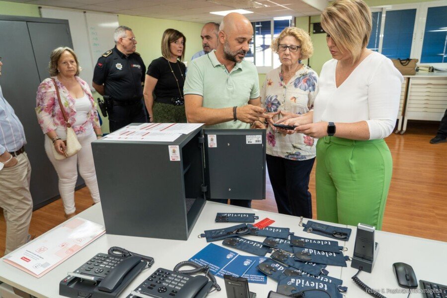 La Policía custodia ya las llaves de 23 mayores solos para atenderles en caso de necesidad La Policía custodia ya las llaves de 23 mayores solos para atenderles en caso de necesidad