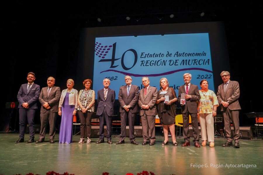 Los expresidentes de la Asamblea Regional reciben un homenaje con motivo del 40 aniversario del Estatuto de Autónomía