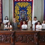 Los alumnos de los colegios Poeta Antonio Oliver y Virginia Pérez y el IES Los Molinos descubren el Palacio Consistorial