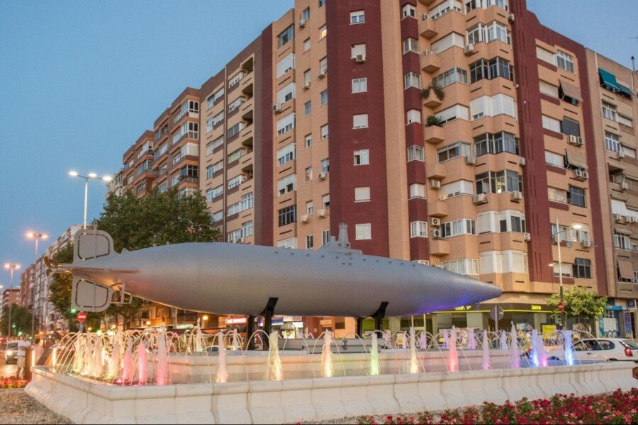 Cartagena se une al Día Internacional del Orgullo LGTBIQ+ con la iluminación de la fuente del Submarino y arriado de la bandera arcoíris Cartagena se une al Día Internacional del Orgullo LGTBIQ+ con la iluminación de la fuente del Submarino y arriado de la bandera arcoíris