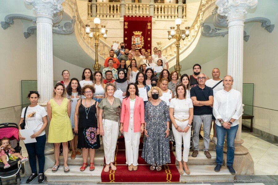 Medio centenar de alumnos de los cursos de Formación por el Empleo del Pacto de Desarrollo Local reciben sus diplomas Medio centenar de alumnos de los cursos de Formación por el Empleo del Pacto de Desarrollo Local reciben sus diplomas