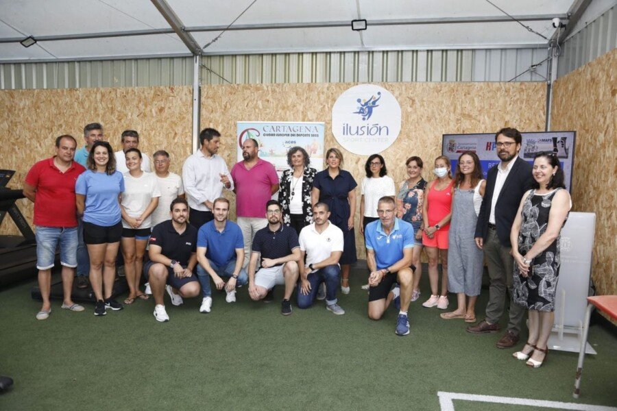 El Ayuntamiento forma a sus monitores para recuperar a enfermos COVID con un método desarrollado por la UMU y UPCT El Ayuntamiento forma a sus monitores para recuperar a enfermos COVID con un método desarrollado por la UMU y UPCT