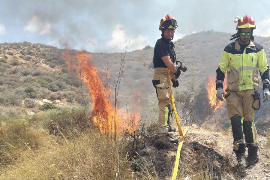 Un incendio en el Monte San Julián de Cartagena afecta a 1,5 hectáreas