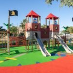 El Ayuntamiento arreglará cinco parques infantiles en Pozo Estrecho, La Aljorra y Molinos Marfagones