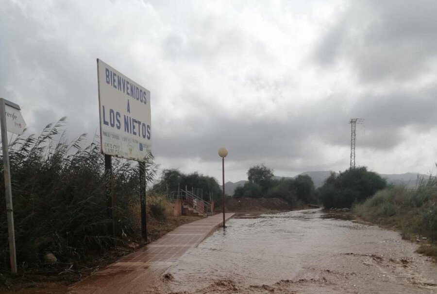 Las fuertes lluvias caídas en Cartagena provocan cortes en varias carreteras y el desalojo del campamento festero Las fuertes lluvias caídas en Cartagena provocan cortes en varias carreteras y el desalojo del campamento festero