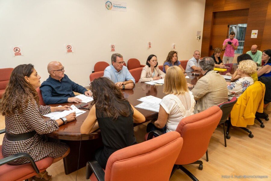 El reglamento de Mercados municipales atenderá las situaciones de discapacidad de los asentadores para fijar sus horarios y vacaciones