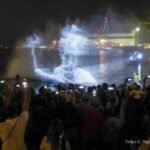 Expectación y asombro por el espectáculo de luz, agua y sonido en el Puerto de Cartagena