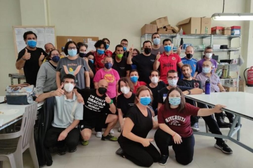 Arranca la campaña «De la mano» con la visita del Jimbee CT al centro ocupacional PROLAM-ASTUS