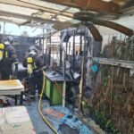 Efectivos de Bomberos acuden a sofocar un incendio en Villas Caravaning