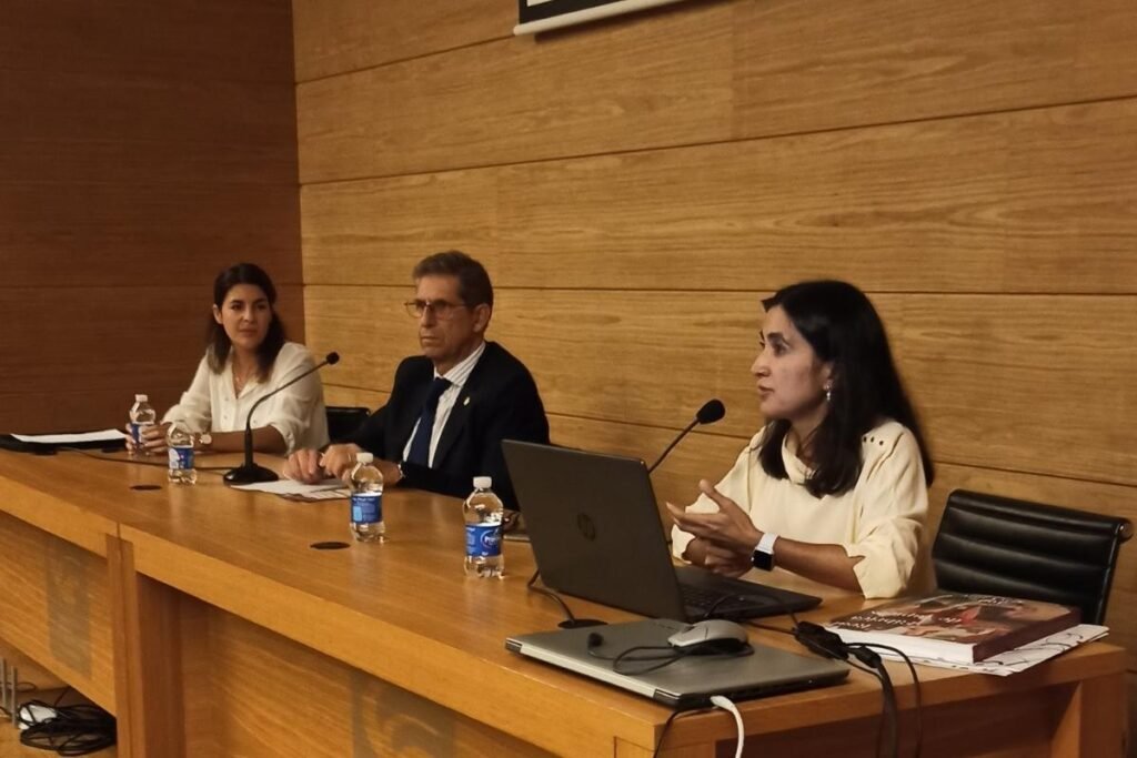 Celebrado en Cartagena el I Seminario `Restauración y Conservación del Patrimonio Textil de las Cofradías´ de la Real Fábrica de Tapices