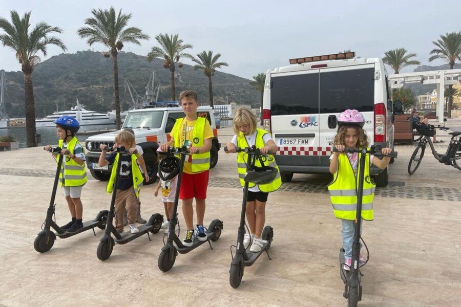 La ESPAC sale a la calle para formar a los futuros conductores y peatones La ESPAC sale a la calle para formar a los futuros conductores y peatones