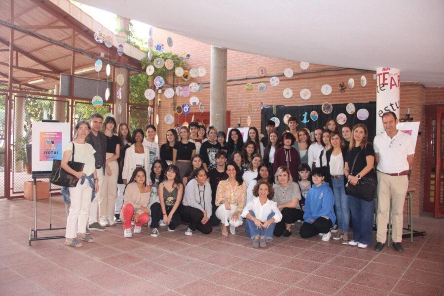 El IES Ben Arabí inaugura la exposición ‘Diseña tu euro’, dentro del proyecto de Presupuestos Participativos en Centros Educativos El IES Ben Arabí inaugura la exposición ‘Diseña tu euro’, dentro del proyecto de Presupuestos Participativos en Centros Educativos