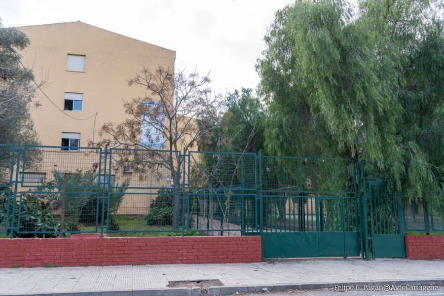 El Ayuntamiento realizará actuaciones para garantizar la seguridad en los accesos al IES Elcano y el CEIP Virgen de Begoña El Ayuntamiento realizará actuaciones para garantizar la seguridad en los accesos al IES Elcano y el CEIP Virgen de Begoña