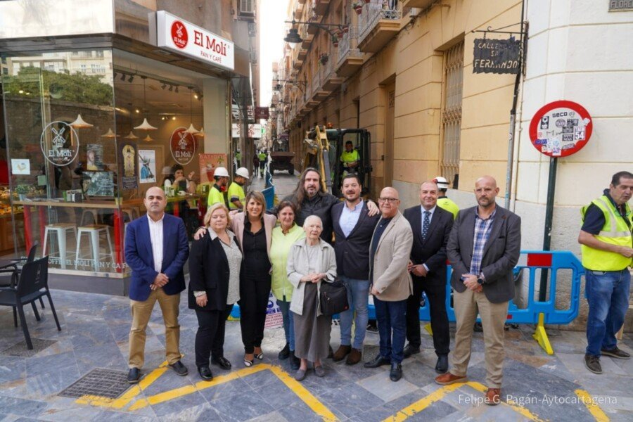 El Ayuntamiento inicia las obras para revitalizar la calle San Fernando El Ayuntamiento inicia las obras para revitalizar la calle San Fernando