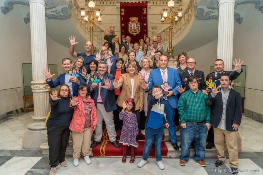 El colegio Azorín de Cartagena y Alsa, entre los galardonados en los Premios Amigo Solidario de Asido El colegio Azorín de Cartagena y Alsa, entre los galardonados en los Premios Amigo Solidario de Asido