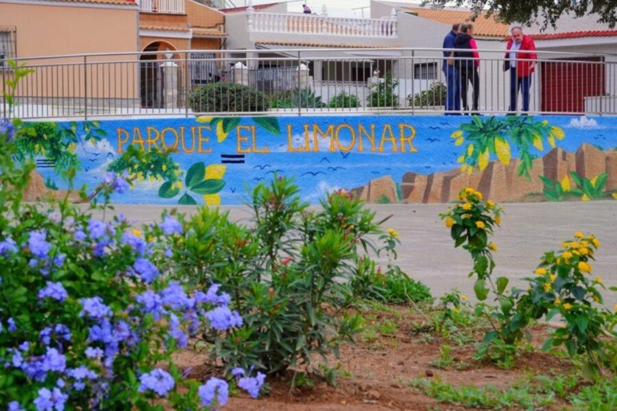 El parque El Limonar de Canteras estrena juegos infantiles, escenario y zonas verdes El parque El Limonar de Canteras estrena juegos infantiles, escenario y zonas verdes