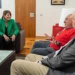 La alcaldesa agradece a Diego Segovia sus más de 40 años de divulgación de los bolos cartageneros La alcaldesa agradece a Diego Segovia sus más de 40 años de divulgación de los bolos cartageneros