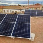 Comienza la instalación de placas fotovoltaicas en locales sociales