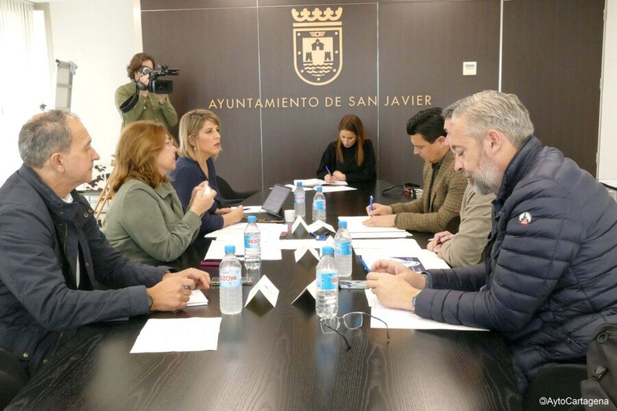 Cartagena ha extraído del Mar Menor una media diaria de 1 tonelada de biomasa desde agosto Cartagena ha extraído del Mar Menor una media diaria de 1 tonelada de biomasa desde agosto