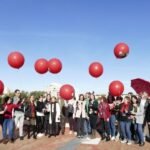 Los escolares de Cartagena «lanzan al cielo» sus deseos navideños