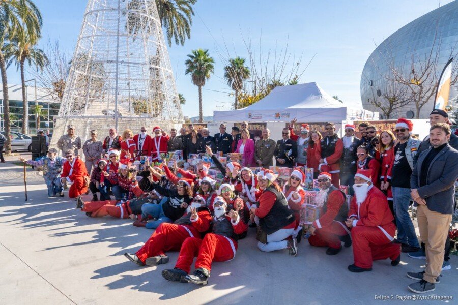 Cartagena vuelve a movilizarse para que todos los niños tengan su juguete en Navidad Cartagena vuelve a movilizarse para que todos los niños tengan su juguete en Navidad