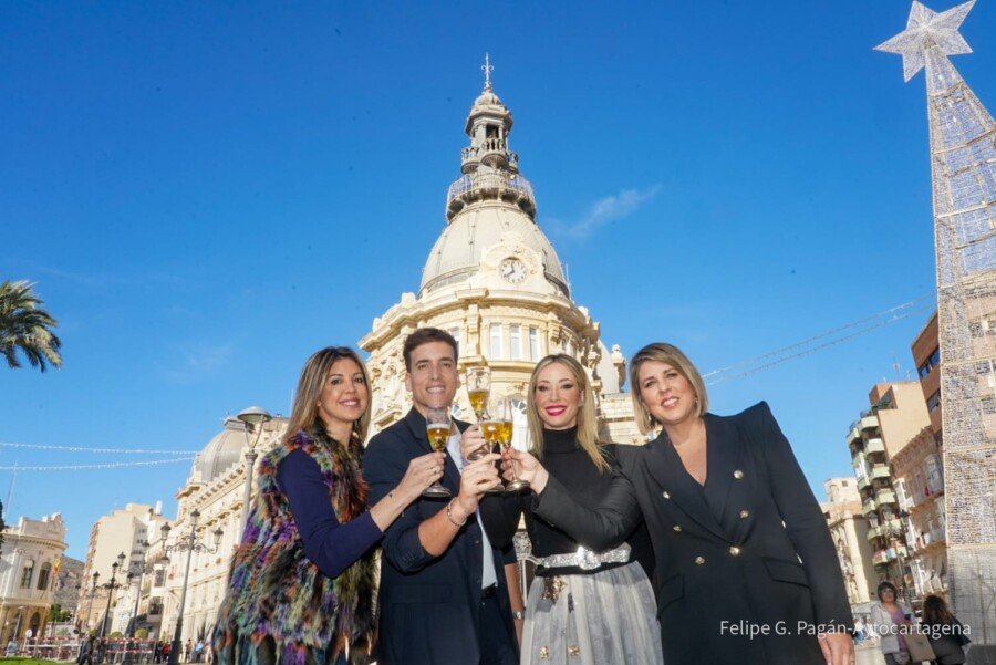 Kika Frutos y Xuso Jones darán las Campanadas de Nochevieja desde Cartagena