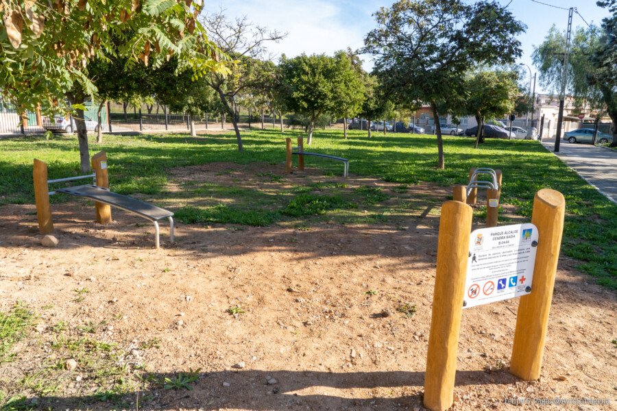 El Ayuntamiento invierte 34.000 euros en adecuar una zona de calistenia y otra de juegos infantiles El Ayuntamiento invierte 34.000 euros en adecuar una zona de calistenia y otra de juegos infantiles