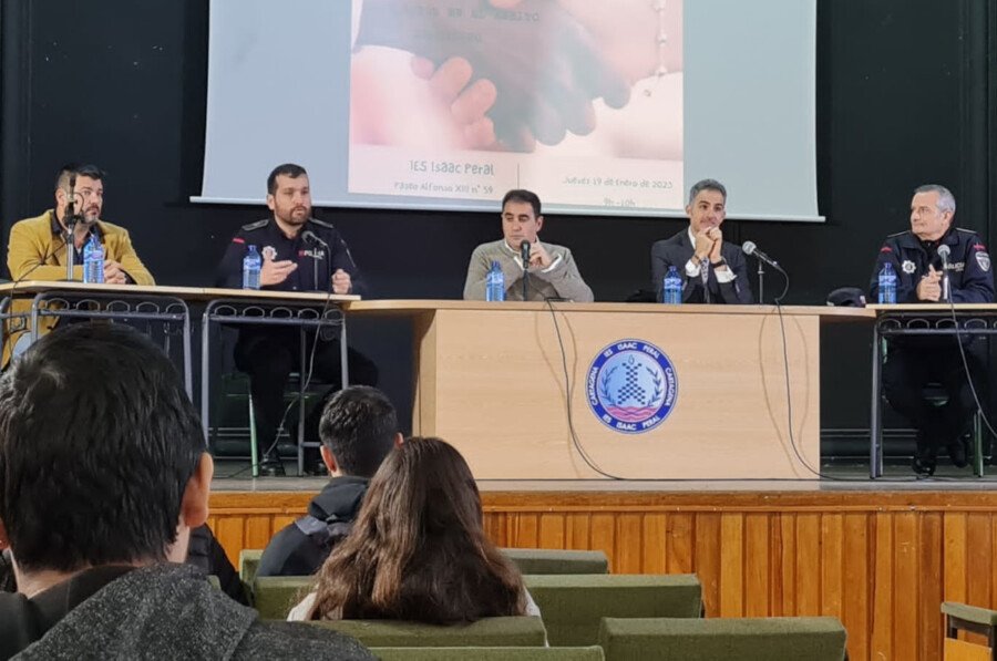 La ESPAC organiza una jornada sobre mediación y resolución de conflictos en el IES Isaac Peral La ESPAC organiza una jornada sobre mediación y resolución de conflictos en el IES Isaac Peral
