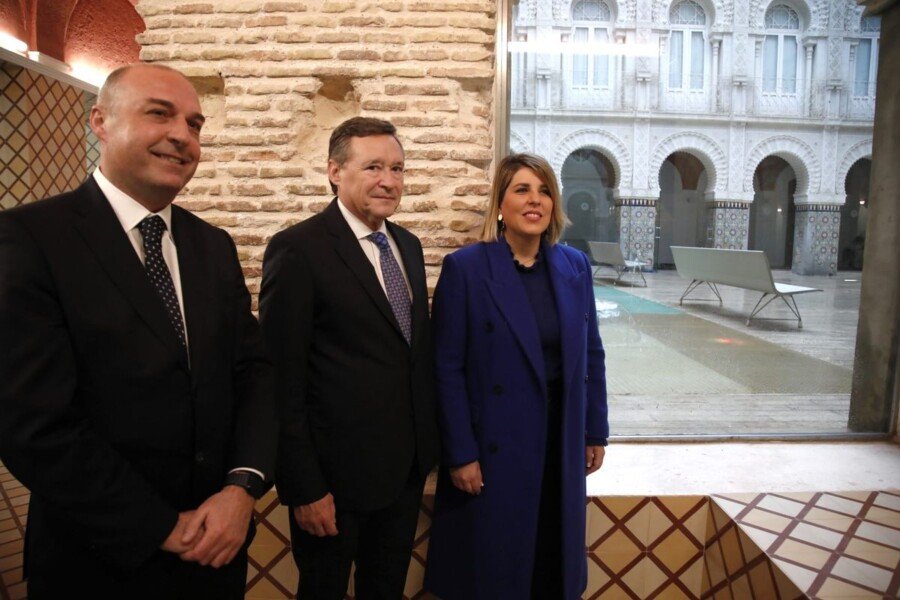 Hidrogea recupera los bajos de la monumental Casa Dorda para abrir sus nuevas oficinas de atención al cliente