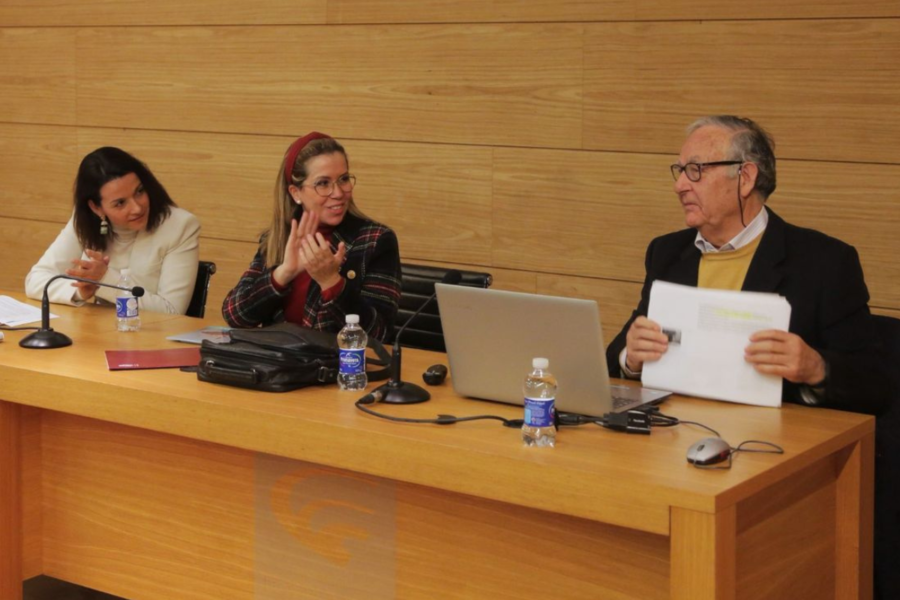 El libro ‘Conoce Cartagena’ servirá de soporte didáctico para dar a conocer la historia de la ciudad en los centros educativos del municipio El libro ‘Conoce Cartagena’ servirá de soporte didáctico para dar a conocer la historia de la ciudad en los centros educativos del municipio