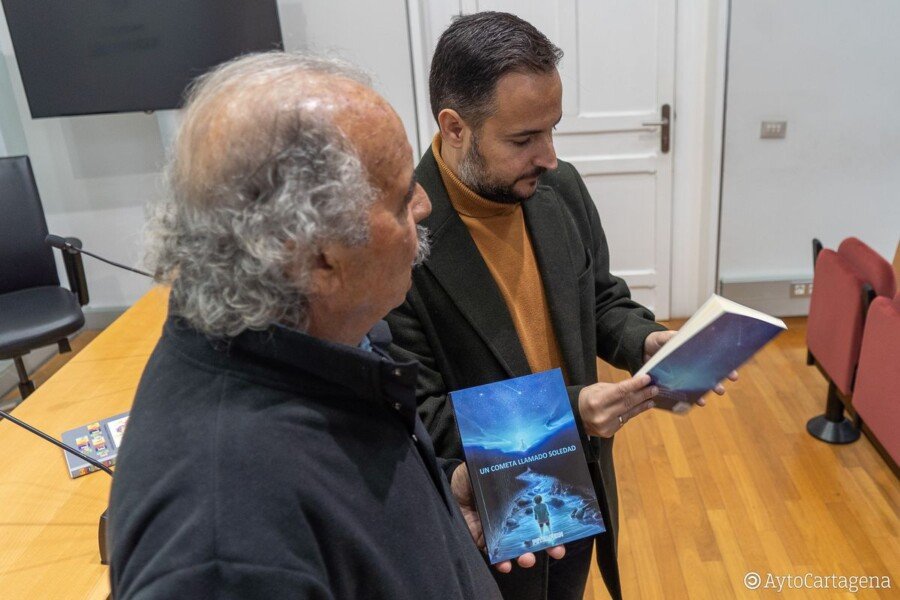 Pedro Fernández presenta su último libro ‘Un Cometa llamado Soledad’