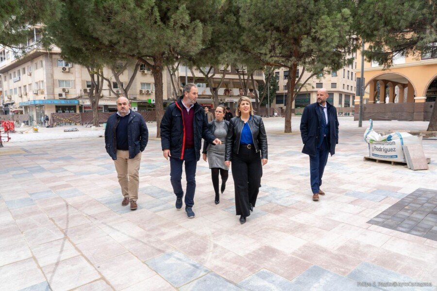 El Ayuntamiento abre este viernes un tercio de la plaza Juan XXIII para facilitar el tránsito peatonal