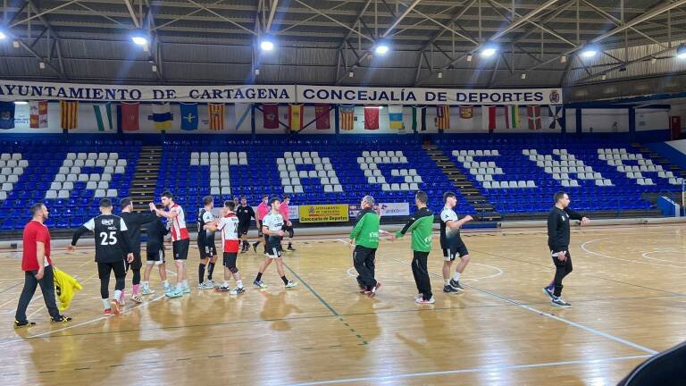 Almoradí pone fin a la racha del FC Cartagena CAB (31-34) Almoradí pone fin a la racha del FC Cartagena CAB (31-34)