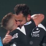 El Efesé vuelve a celebrar una victoria con su afición (2-1) El Efesé vuelve a celebrar una victoria con su afición (2-1)