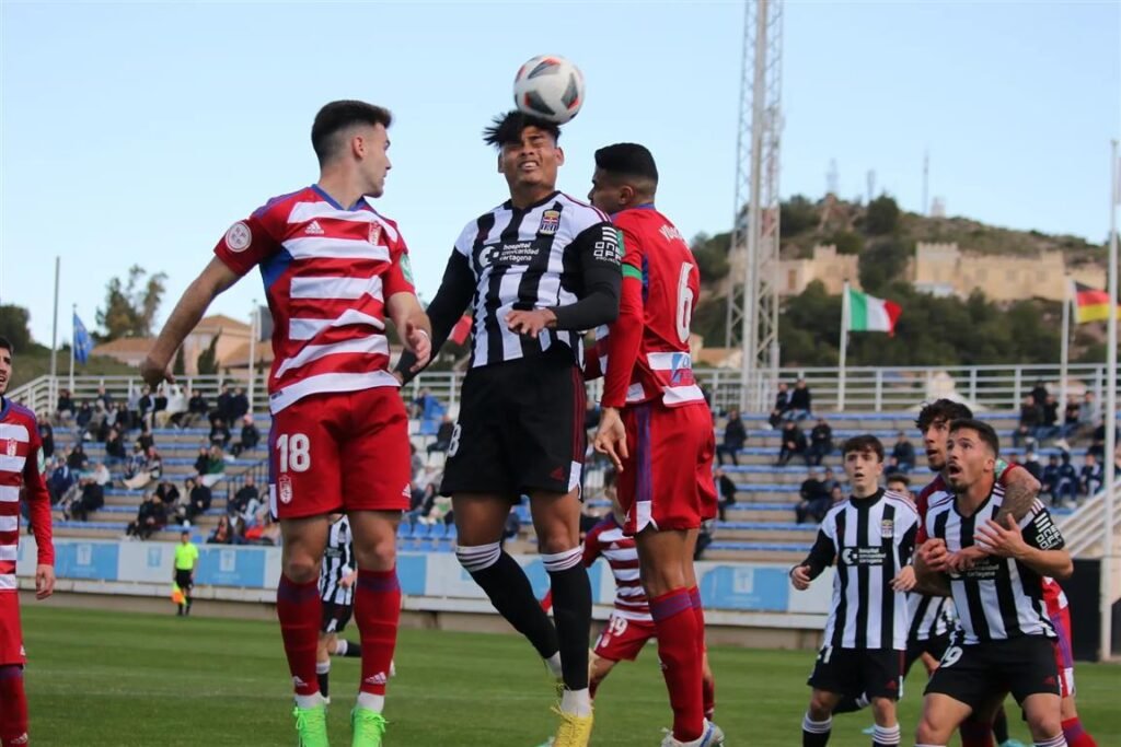 El FC Cartagena ‘B’ suma un punto ante el filial del Granada (1-1)