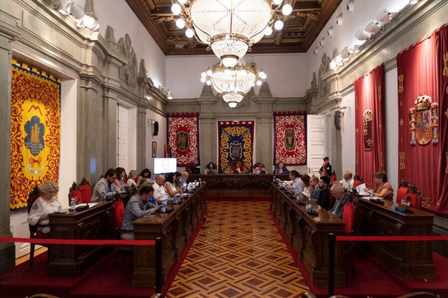 El Ayuntamiento recurrirá el fallo que anula un pleno a petición de MC y VOX y contra el criterio del fiscal