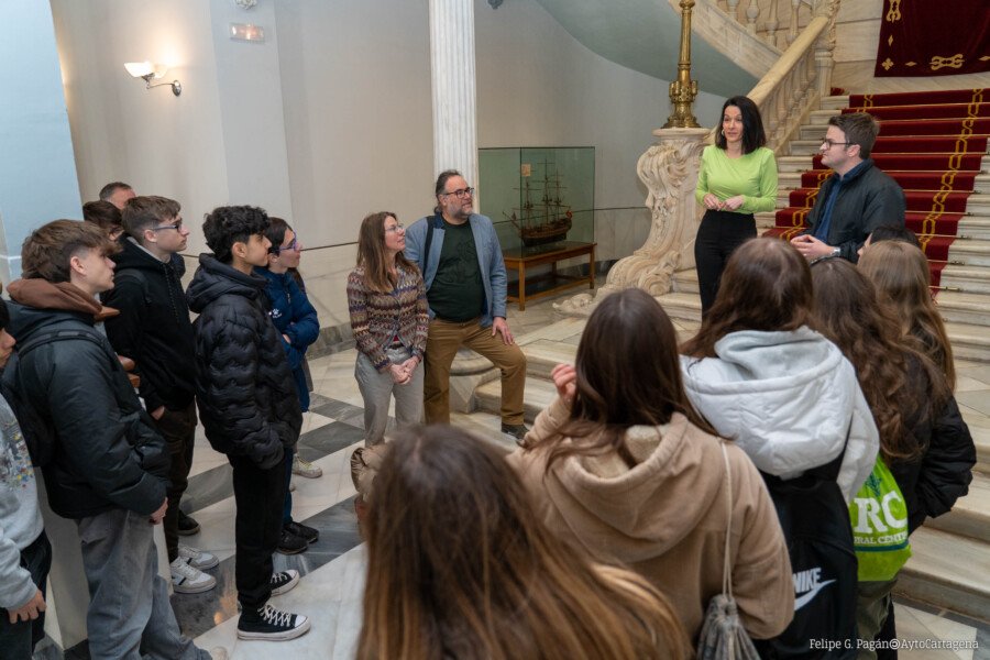 Estudiantes alemanes conocen el Palacio Consistorial