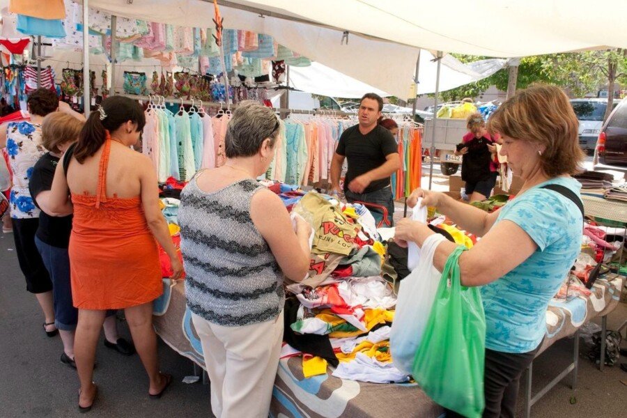 Se abre el plazo para cubrir las vacantes en los Mercadillos municipales Se abre el plazo para cubrir las vacantes en los Mercadillos municipales