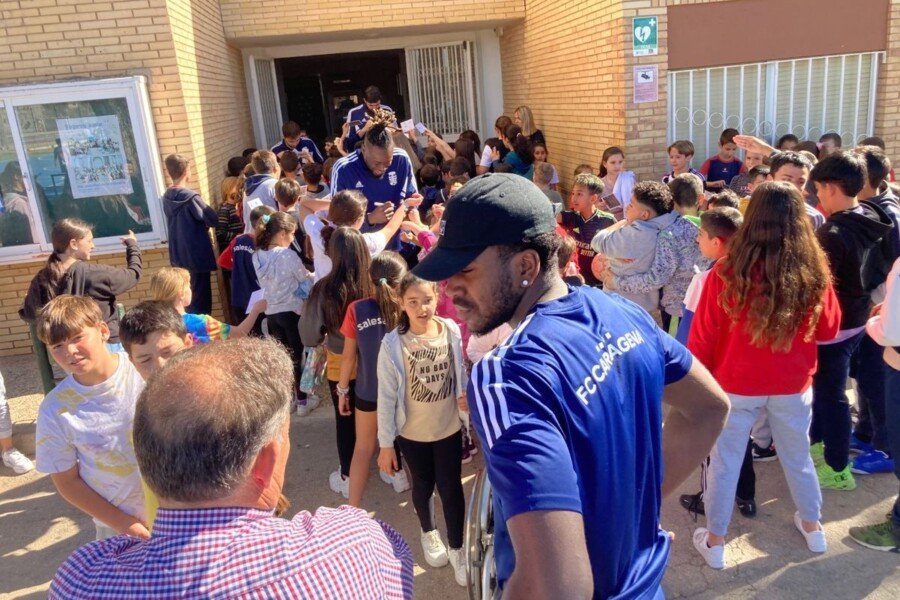La campaña ‘Encesta con nosotros’ celebra una jornada de baloncesto en Salesianos