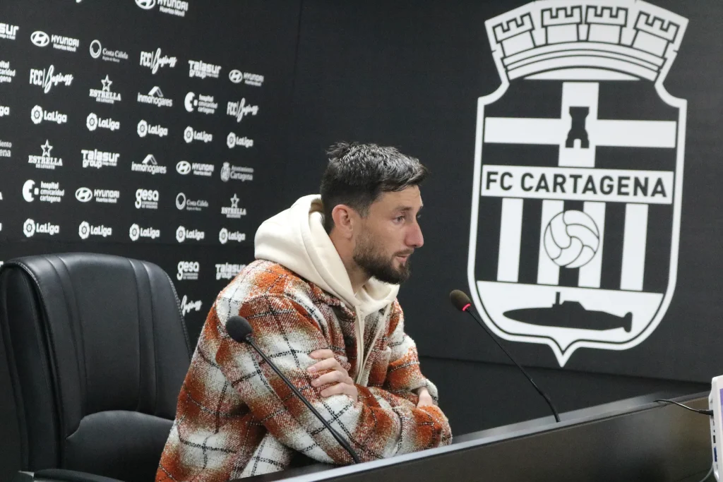 Valle: “Espero un partido con pocos espacios para generar ocasiones” Valle: “Espero un partido con pocos espacios para generar ocasiones”