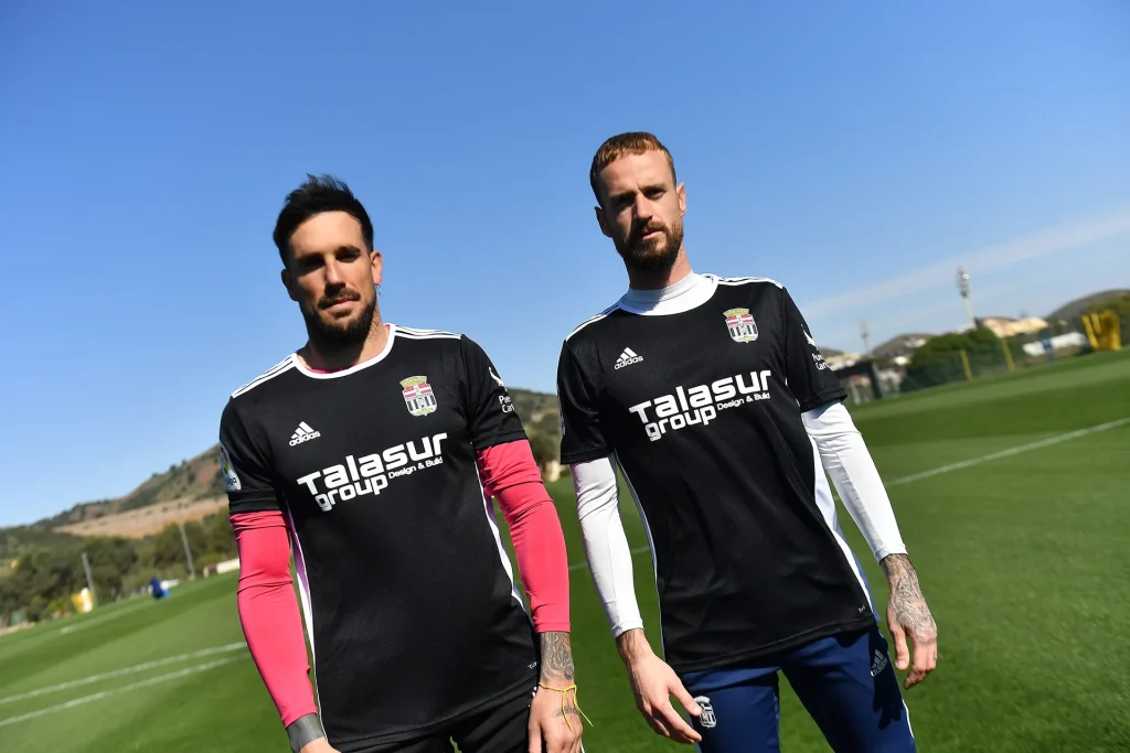 Nuestros porteros se suman al homenaje a gran Iribar